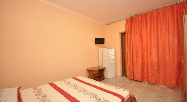 У Рузанны (Судак), Book Hotel Hoteller i Sudak Region med måltider, Halvpension / Fuldpension