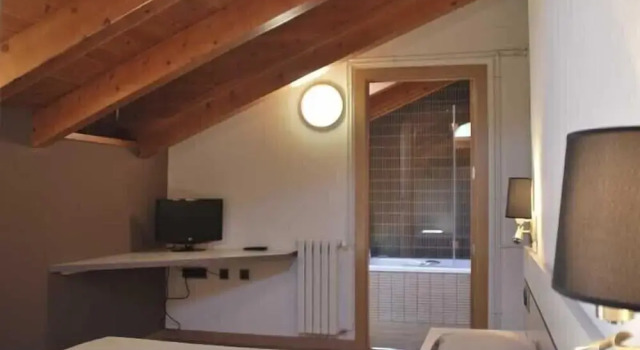 Hotel Saloria, Varaa Hotelli Alins 