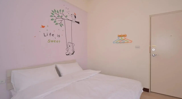 Great East Gate Hall Bed and Breakfast, Забронировать Отель Отели Тайнань 3 звезды, рядом с Храм Конфуция в Тайнане, 3*