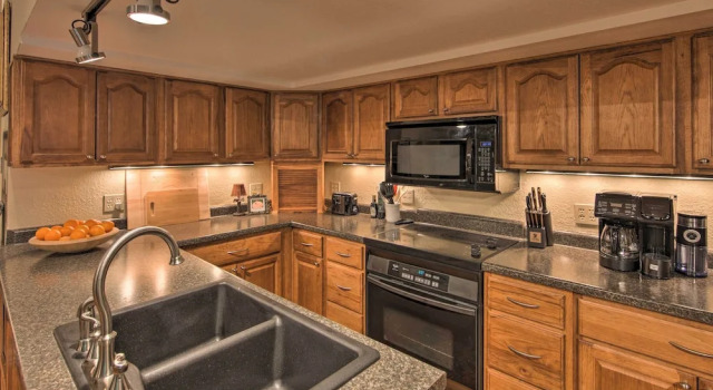 Апартаменты Updated Apartment in Historic Dtwn Marshall!