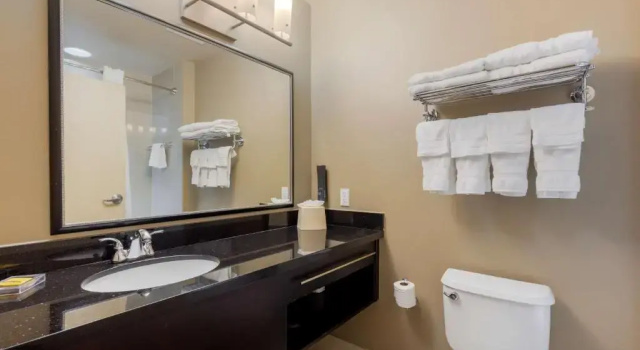 Четырёхместный люкс Best Western Plus Miami Airport North Hotel & Suites