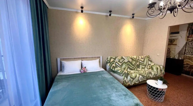 Home Hotel On Stroiteley 79, Забронировать Отель Рудничный район Прокопьевск