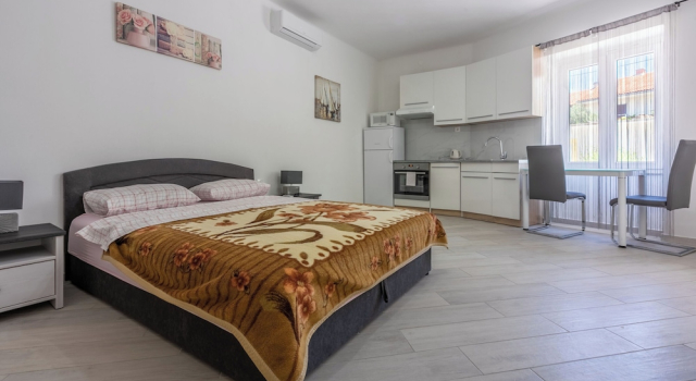 Apartment Studio, Забронировать Апартаменты/квартира Отели Приморско-Горанской жупания с парковкой, Парковка
