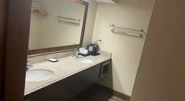 Люкс Deluxe Royal Inn & Suites