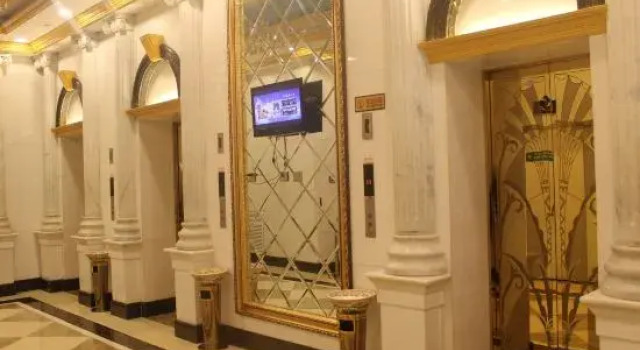 Royal Hotel, Prenota Hotel Xiaoyi Liuliang City District