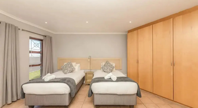 Апартаменты Spacious 4Br Home In Bo Kaap With Mountain And Ocean View 5 min From Cape Town CBD