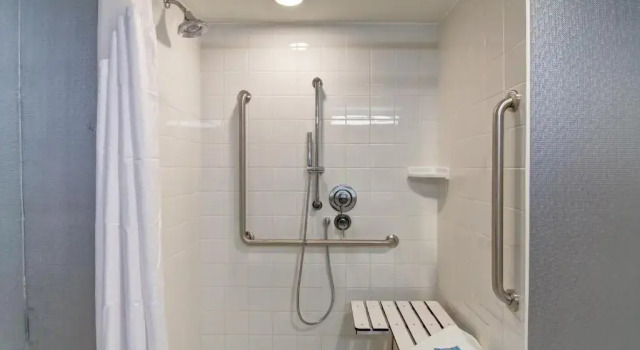 Номер Standard Holiday Inn Express & Suites Oshawa Downtown - Toronto Area by IHG