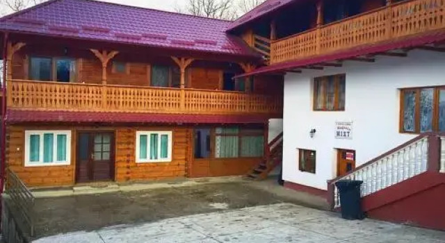 Pensiunea Bontos, Забронировать Отель Будешти Марамуреш, рядом с The Wooden Church of Budeşti