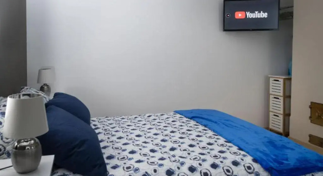 Comfortable Bed, 10 min walk to center