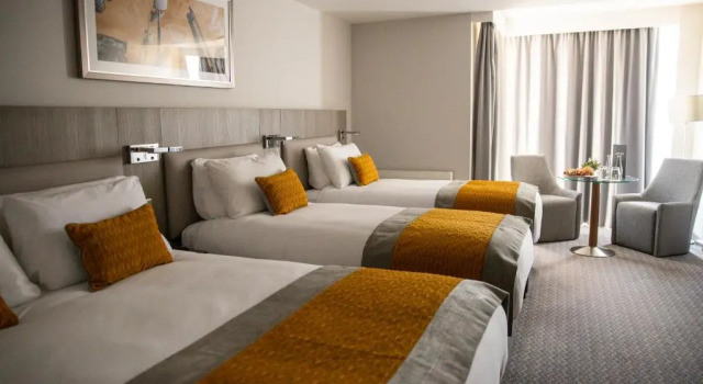 Четырёхместный номер Deluxe Maldron Hotel Smithfield Dublin City