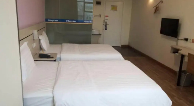Двухместный номер Standard 7Days Inn Zhuzhou Train Station Gongxiao Buildind Branch