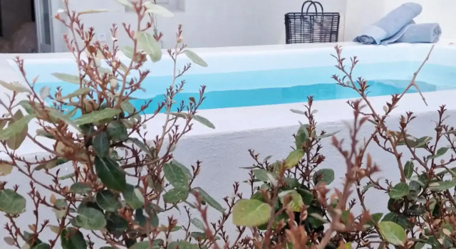 Люкс Premium с бассейном-джакузи с видом на море Maeva Suites Santorini