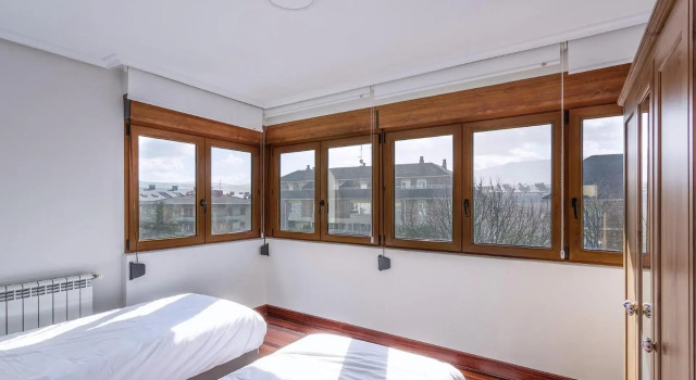 CASA DAMATXO - De Luxe, Terracita, Espacioso, Ideal familia y parejas & 1 minuto a la Playa, Book Hotel Zarautz 