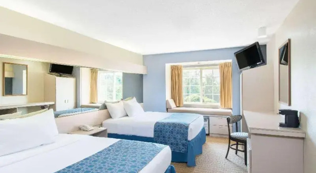 Номер Standard Microtel Inn & Suites by Wyndham