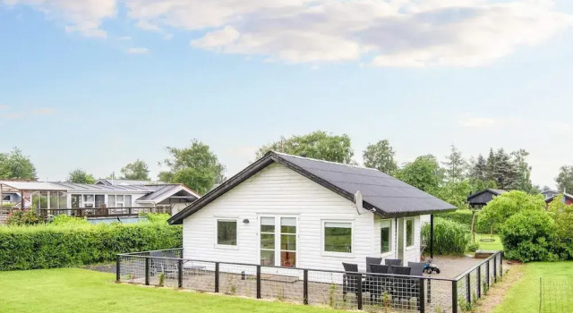 Коттедж 6 person holiday home in Hejls