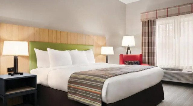 Двухместный люкс c 1 комнатой Country Inn & Suites by Radisson, Schaumburg, IL