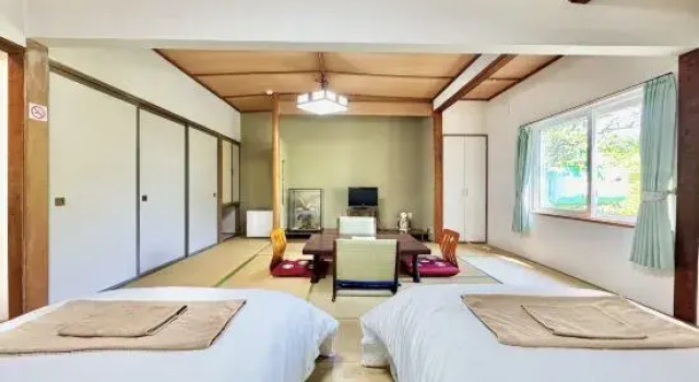 Семейный номер Standard Hotel Sol at Lake Toya