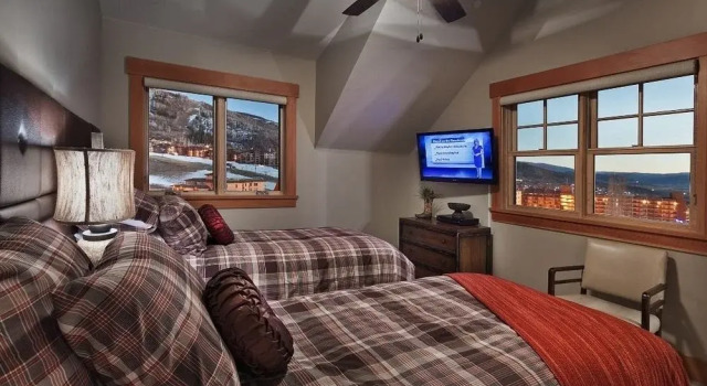 Peaks Storm Peak 4 Br condo by RedAwning, Забронировать Отель Стимбот-Спрингс Колорадо, рядом с Steamboat Powdercats
