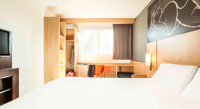 ibis Châtellerault, Забронировать Отель Шательро Вьен