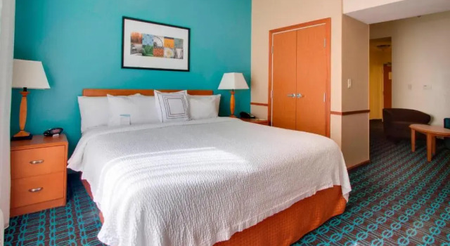 Номер Executive Fairfield Inn & Suites by Marriott Clermont