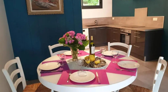 Couleur Cabanes Classe 3 Etoiles, Забронировать Отель Отели Бассен-д'Аркашон с парковкой, Парковка