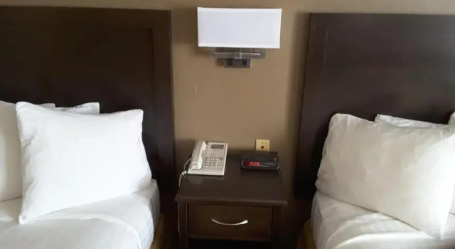 Четырёхместный номер Standard Inn at the Canyons