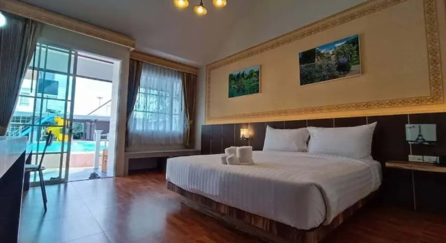 English Resotel : อิงลิช รีโซเทล, Забронировать Отель Отели Накхонситхаммарат с бассейном, Бассейн