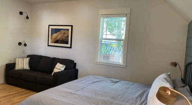 Eastside Guesthouse and Bivy, Buchen Sie Pension Bishop Eastern Sierra