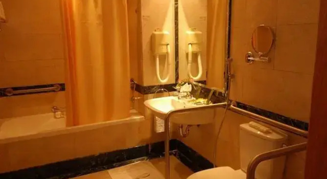 Hotel Al Haram Ijzal, Забронировать Отель Медина Эль-Мадина, рядом с Аль-Масджид аль-Набави