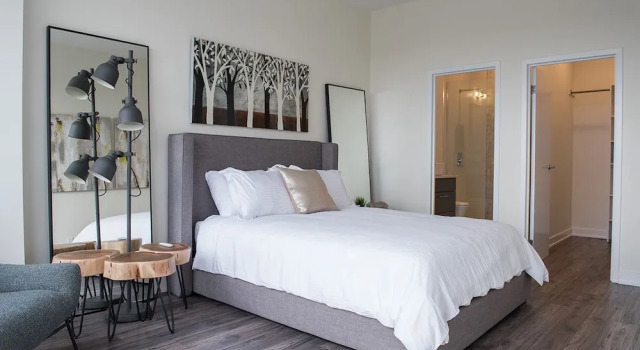 Клубный люкс c 1 комнатой с балконом и с видом на город LIV Extended Stay