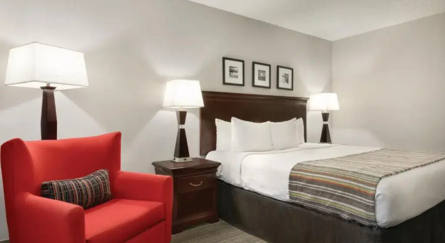 Номер Standard Country Inn & Suites by Radisson, Traverse City, MI