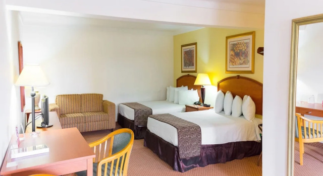 Двухместный номер Standard Hafersons Inn Hotel & Suites