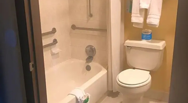 Четырёхместный люкс GuestHouse Inn & Suites Eugene / Springfield