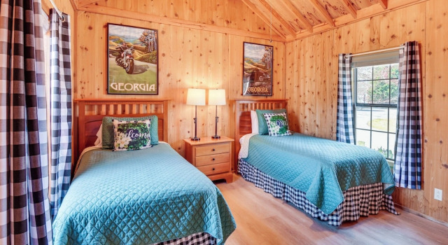 Cozy Dillard Cabin w/ Mountain Views & Pool Access, Reserva ahora Hotel Dillard Georgia