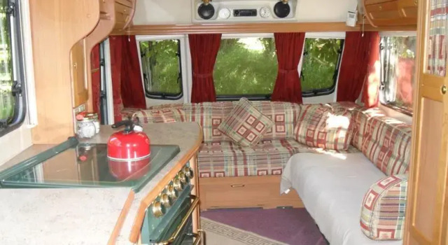Acorn Lake Fishing and Caravans, Reserva ahora Hotel Saulgond Charente