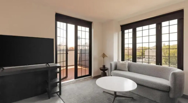 Номер Standard с балконом Gowanus Inn & Yard, An Ascend Hotel Collection Member