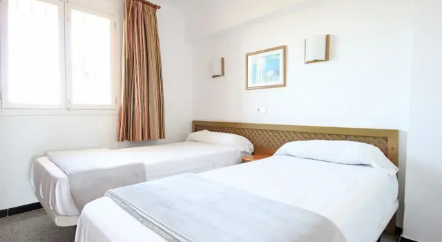 Апартаменты c 1 комнатой с балконом и с видом на сад Aparthotel Niu d´Aus