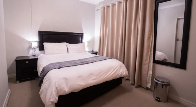 Апартаменты Luxury с 2 комнатами с балконом Prestige Apartments Sandton at Westpoint