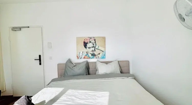 Spacious 5BR shared Apartment Near Kaufpark Alterlaa, Prenota Appartamento Vienna Austria