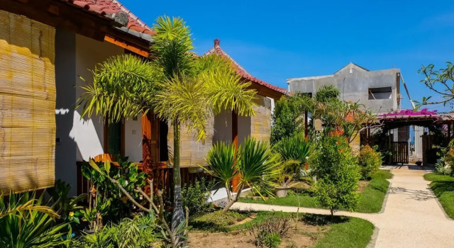 Bungalow And Restaurant Anda, Book Hotel Hotels in Lombok with Parking, Parking