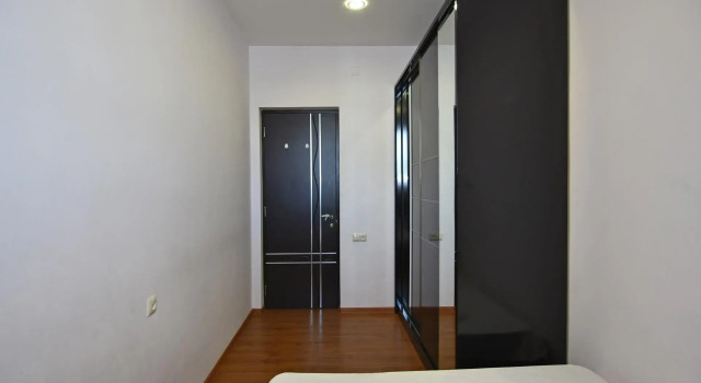 Rent Inn Yerevan (Рент Инн Ереван) на улице Арама 74, Забронировать Апартаменты/квартира Отели Еревана с парковкой, рядом с Станция метро Маршал Баграмян, Парковка