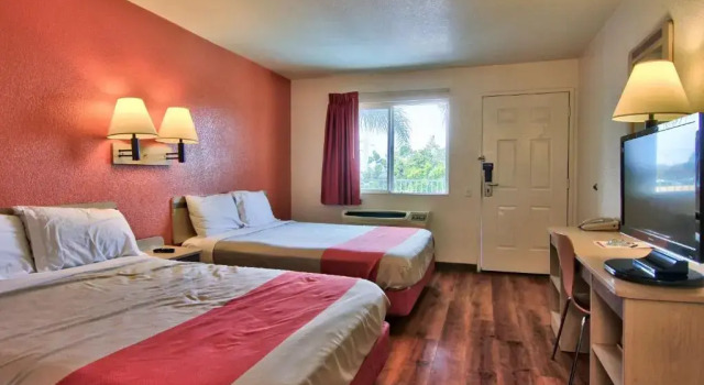 Четырёхместный номер Standard Motel 6-Sacramento, CA - South Sacramento and Elk Grove