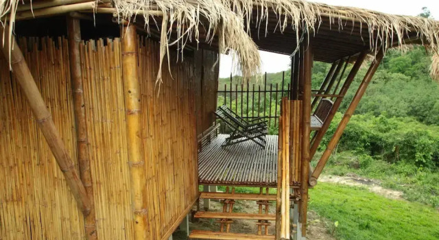 Коттедж Standard с балконом Phuree Hut