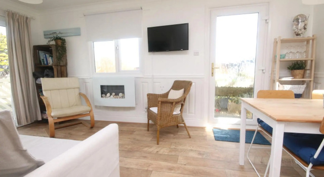 37A Medmerry Park 2 Bedroom Chalet, Забронировать Шале Отели Исторического графства Суссекса 4 звезды, 4*