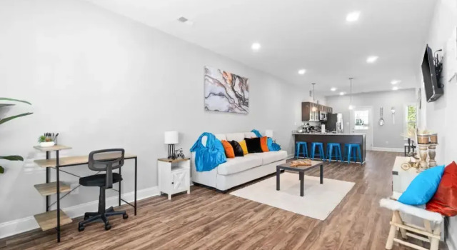 Sapphire Oasis A Luxurious Townhouse Retreat Near Nashville Ft Campbell, Book Feriehus Villaer i Clarksville, Villa