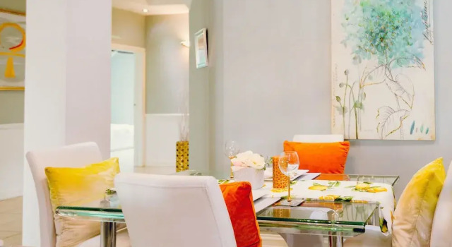 Sparkle Luxury, Book Apartment SPA Hotels in Kingston, SPA
