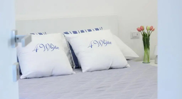 Апартаменты c 1 комнатой FOUR WHITE APARTMENTS