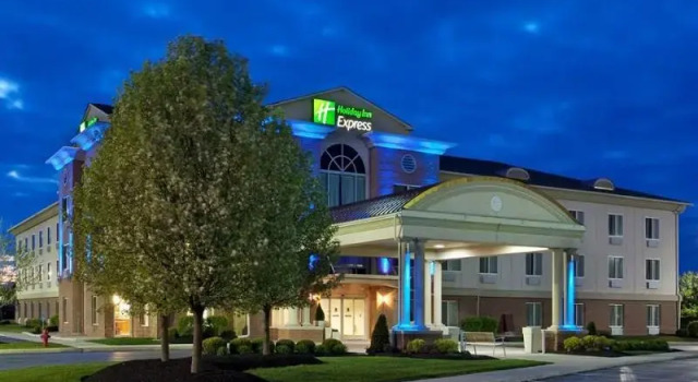 Номер Deluxe Holiday Inn Express & Suites Marion Northeast by IHG