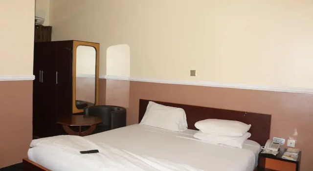 Номер Classic с видом на парк New Point Hotel And Suites