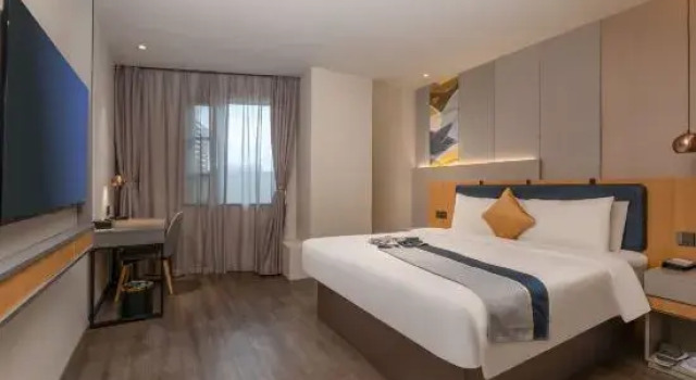 Люкс Homeinn Selected Hotel (Suzhou North Railway Station Cailian Plaza)